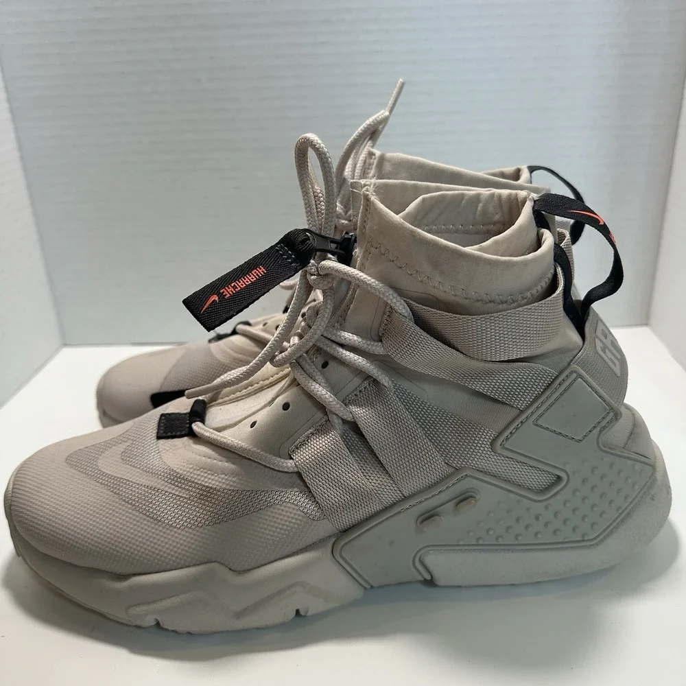 NIKE‎ AIR HUARACHE GRIPP MEN AO1730-003 US MEN 9  DESERT SAND EUC